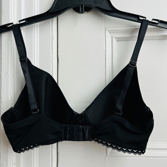Calvin Klein Perfectly Fit Seductive Comfort T-Shirt Bra F2893 - Black 32D - Picture 2 of 13